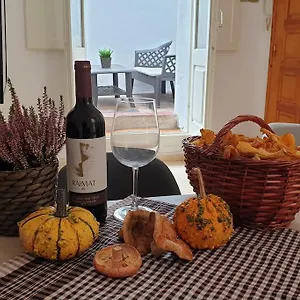 https://casa-ramona-apartamento-de-pueblo-con-patio-en-el.catalonia-hotels.com